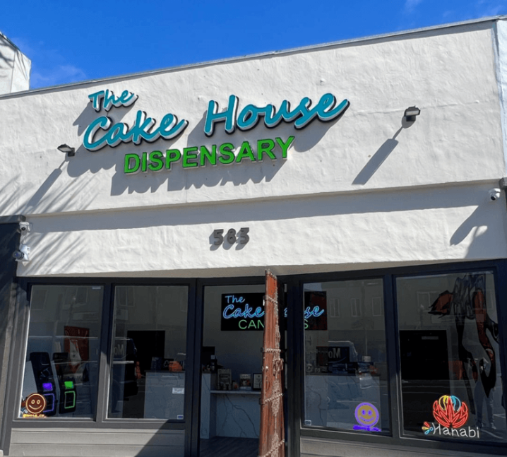The exterior of the cake house encinitas